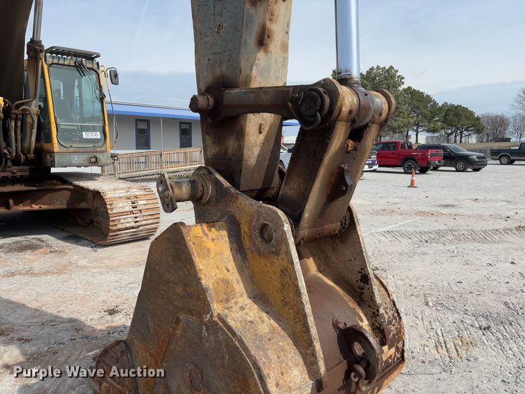 image for item YA2570 2006 Volvo EC460B LC excavator