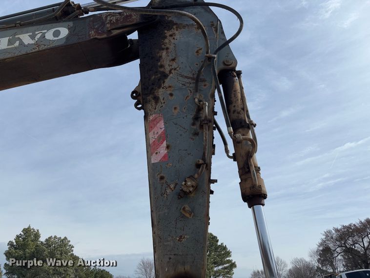 image for item YA2570 2006 Volvo EC460B LC excavator