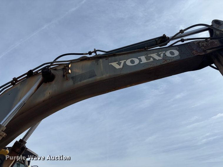 image for item YA2570 2006 Volvo EC460B LC excavator