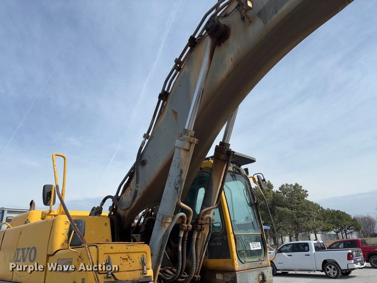 image for item YA2570 2006 Volvo EC460B LC excavator