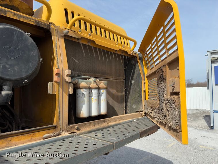 image for item YA2570 2006 Volvo EC460B LC excavator