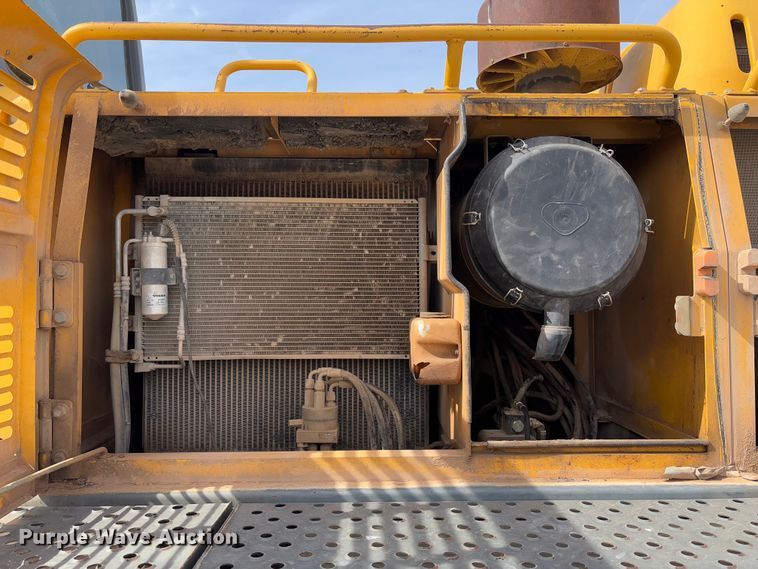 image for item YA2570 2006 Volvo EC460B LC excavator