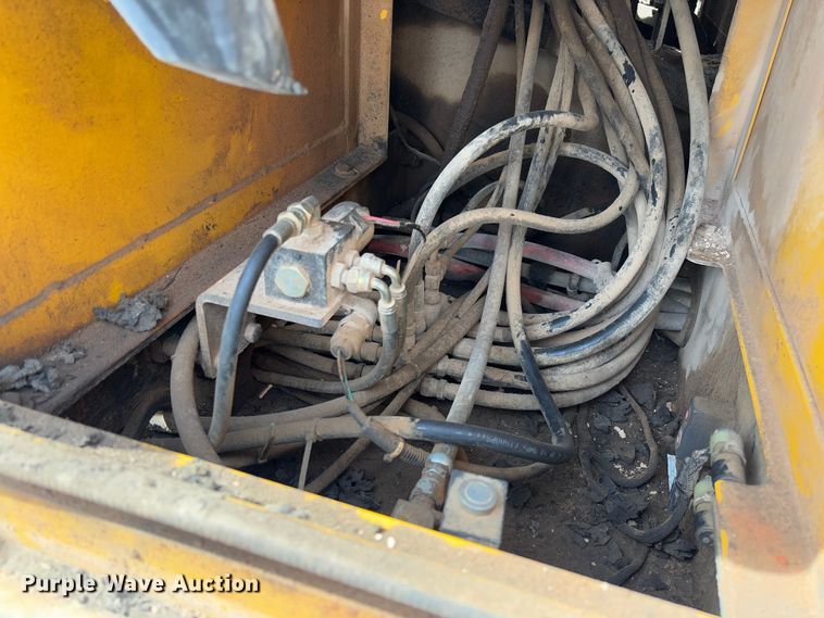 image for item YA2570 2006 Volvo EC460B LC excavator