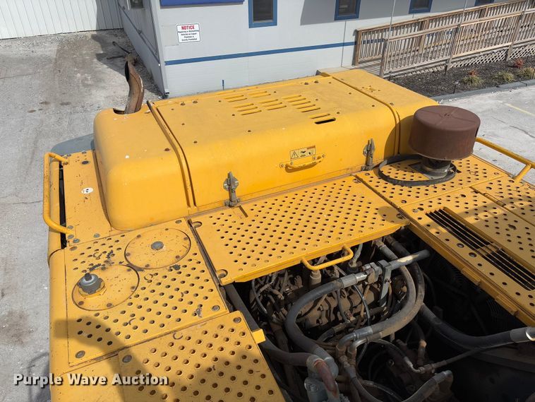 image for item YA2570 2006 Volvo EC460B LC excavator