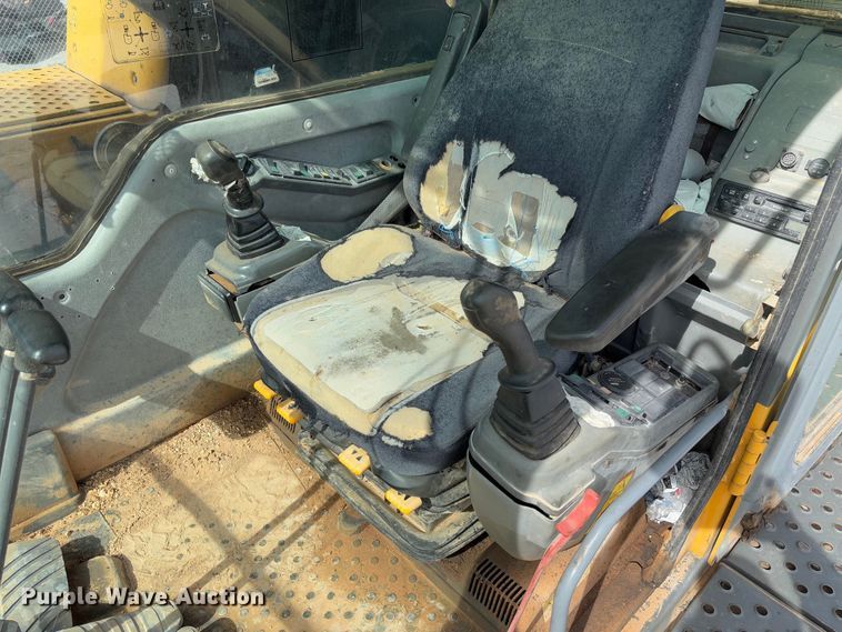 image for item YA2570 2006 Volvo EC460B LC excavator