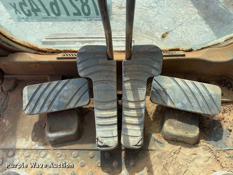 image for item YA2570 2006 Volvo EC460B LC excavator