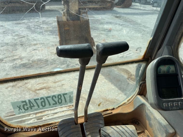 image for item YA2570 2006 Volvo EC460B LC excavator