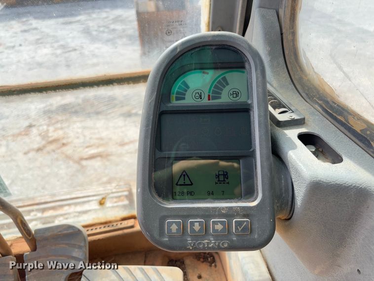 image for item YA2570 2006 Volvo EC460B LC excavator