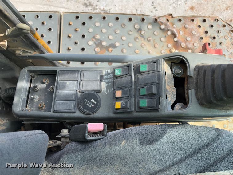 image for item YA2570 2006 Volvo EC460B LC excavator