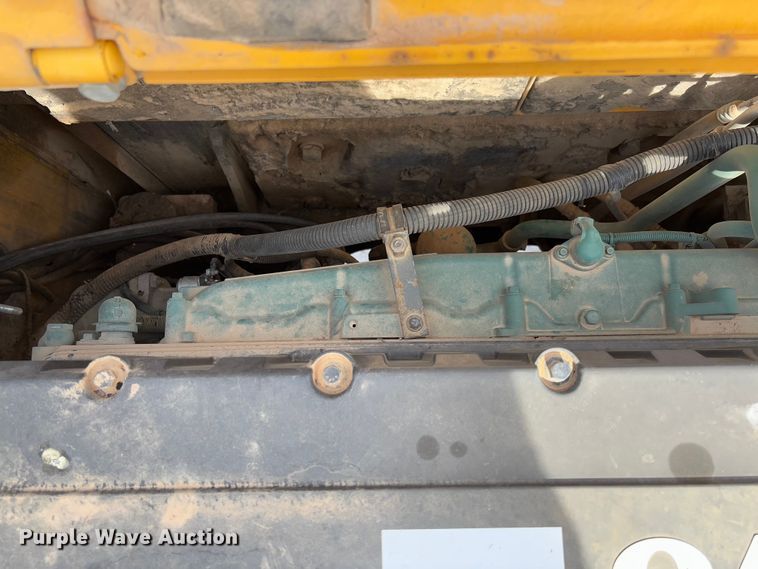 image for item YA2570 2006 Volvo EC460B LC excavator