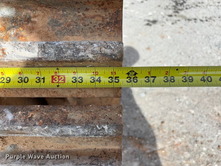 image for item YA2570 2006 Volvo EC460B LC excavator