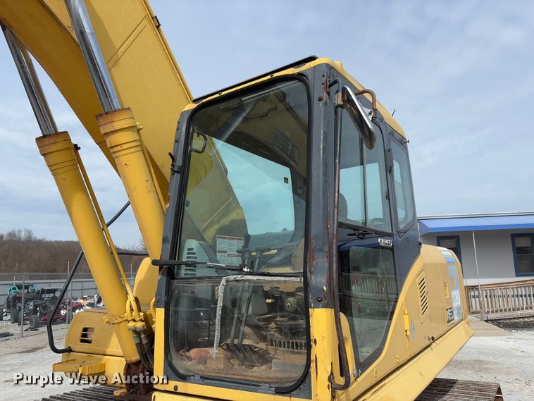 image for item YA2571 2004 Komatsu PC220LC-7 excavator