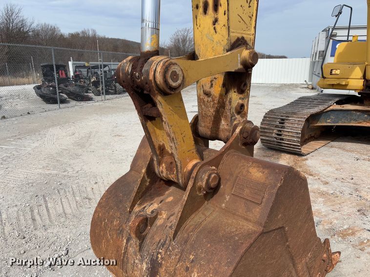 image for item YA2571 2004 Komatsu PC220LC-7 excavator
