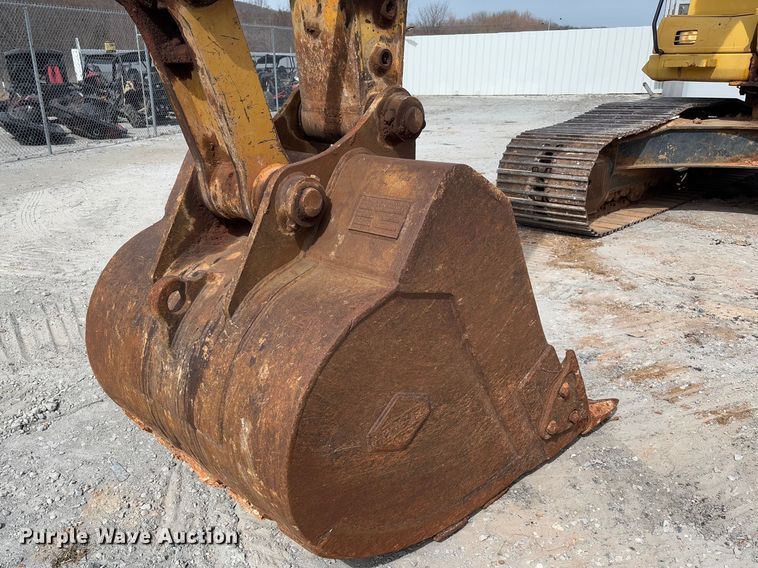 image for item YA2571 2004 Komatsu PC220LC-7 excavator