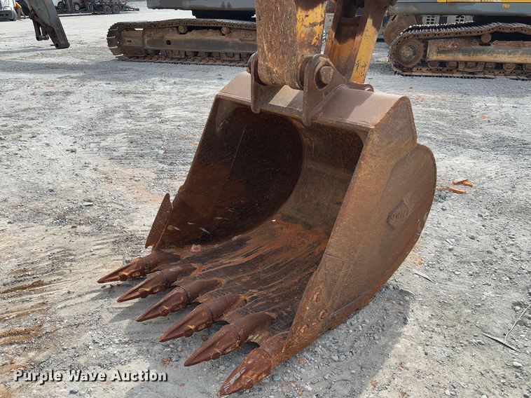 image for item YA2571 2004 Komatsu PC220LC-7 excavator