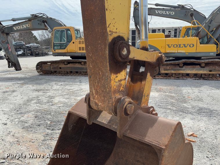 image for item YA2571 2004 Komatsu PC220LC-7 excavator