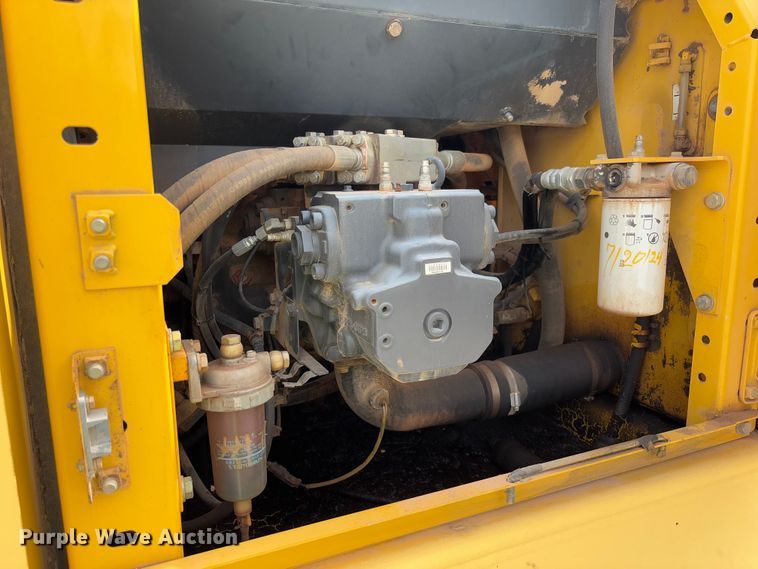 image for item YA2571 2004 Komatsu PC220LC-7 excavator