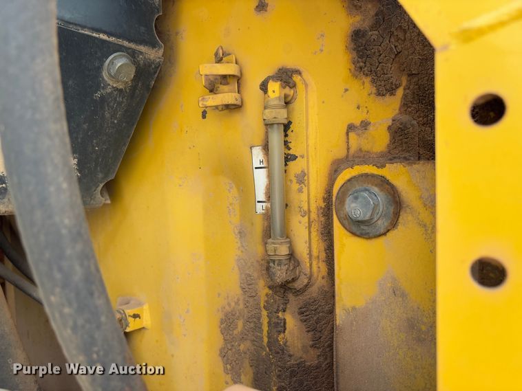 image for item YA2571 2004 Komatsu PC220LC-7 excavator