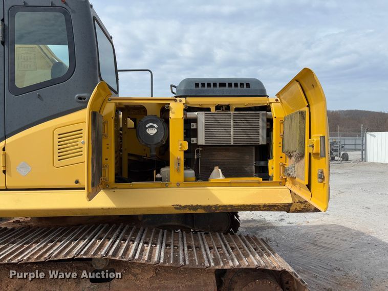 image for item YA2571 2004 Komatsu PC220LC-7 excavator