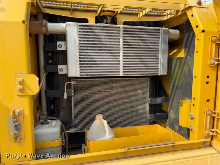 image for item YA2571 2004 Komatsu PC220LC-7 excavator