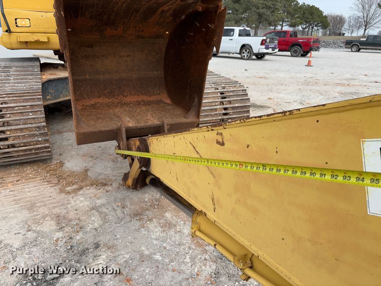 image for item YA2571 2004 Komatsu PC220LC-7 excavator