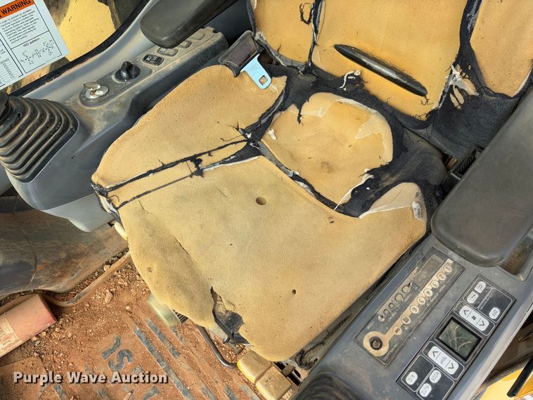 image for item YA2571 2004 Komatsu PC220LC-7 excavator