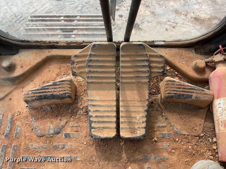 image for item YA2571 2004 Komatsu PC220LC-7 excavator