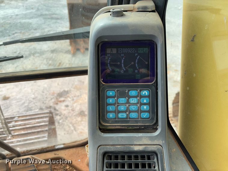 image for item YA2571 2004 Komatsu PC220LC-7 excavator