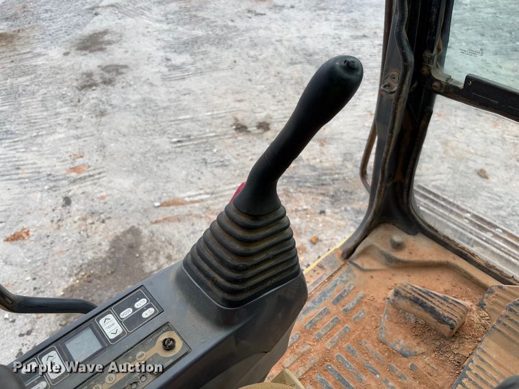 image for item YA2571 2004 Komatsu PC220LC-7 excavator