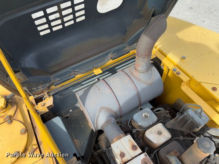 image for item YA2571 2004 Komatsu PC220LC-7 excavator