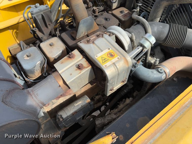 image for item YA2571 2004 Komatsu PC220LC-7 excavator