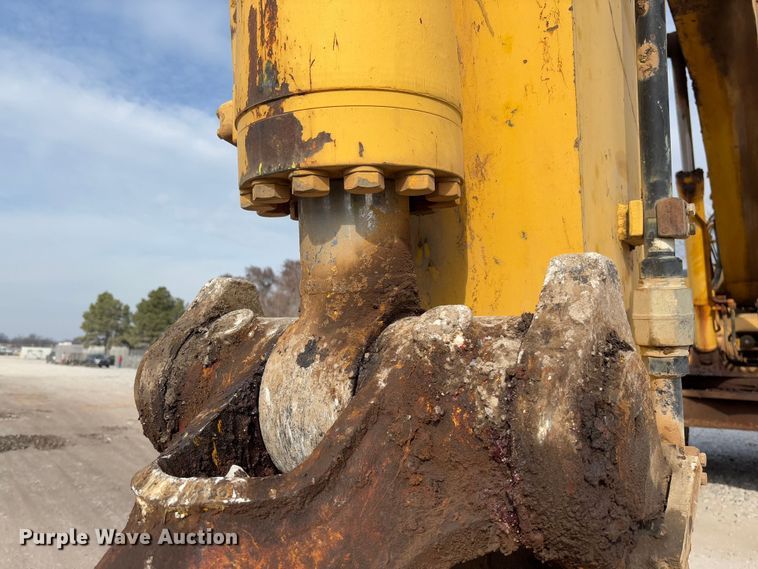 image for item YA2572 2009 Komatsu PC600LC-8 excavator