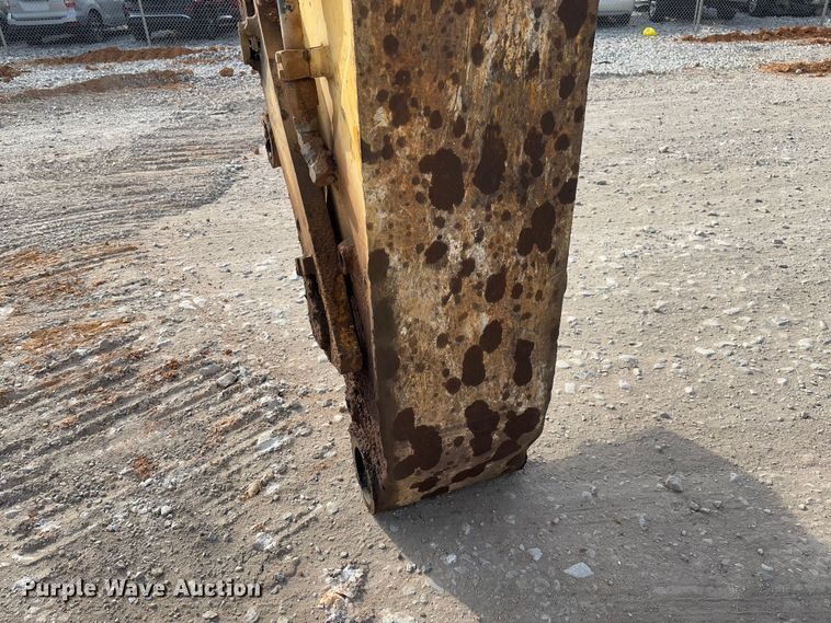 image for item YA2572 2009 Komatsu PC600LC-8 excavator