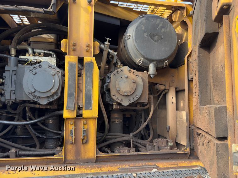 image for item YA2572 2009 Komatsu PC600LC-8 excavator