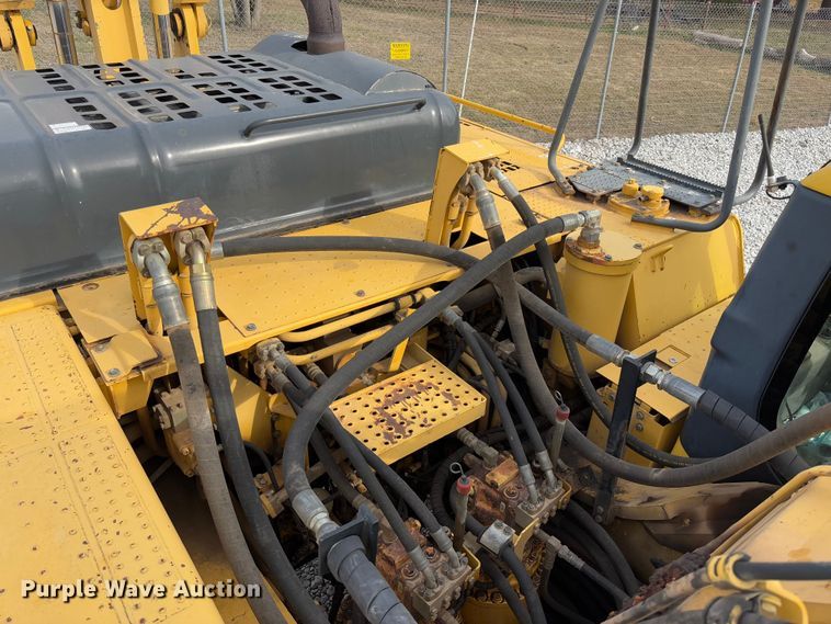 image for item YA2572 2009 Komatsu PC600LC-8 excavator