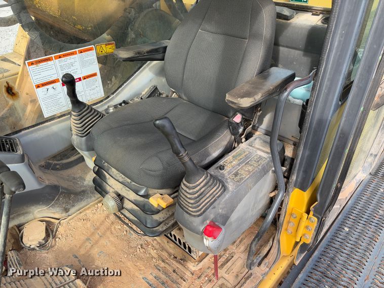 image for item YA2572 2009 Komatsu PC600LC-8 excavator