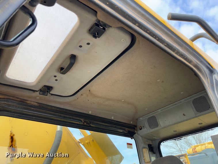 image for item YA2572 2009 Komatsu PC600LC-8 excavator