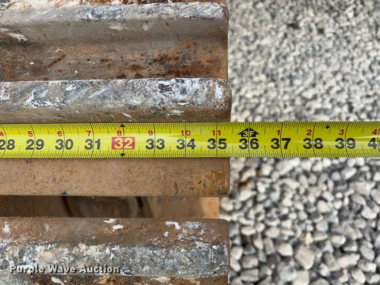 image for item YA2572 2009 Komatsu PC600LC-8 excavator