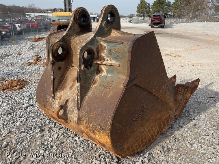image for item YA2572 2009 Komatsu PC600LC-8 excavator