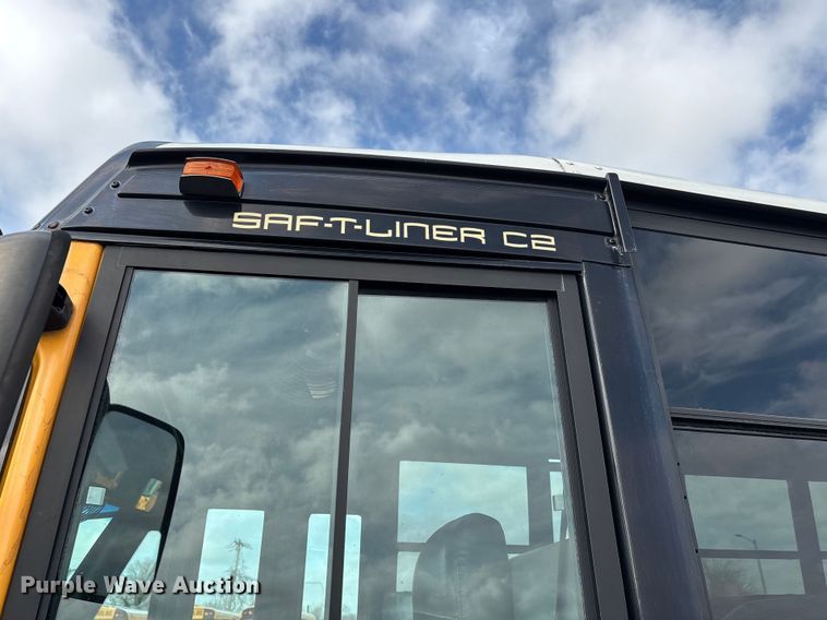 image for item DT0024 2014 Thomas B2 bus