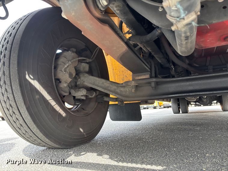 image for item DT0024 2014 Thomas B2 bus