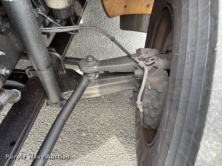 image for item DT0024 2014 Thomas B2 bus