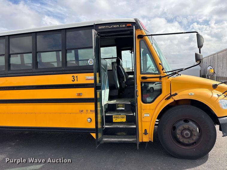 image for item DT0024 2014 Thomas B2 bus