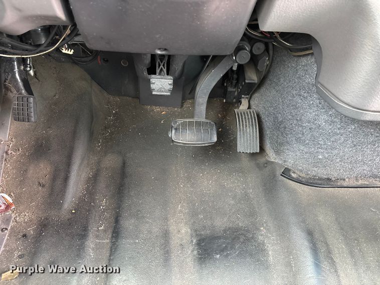 image for item DT0024 2014 Thomas B2 bus