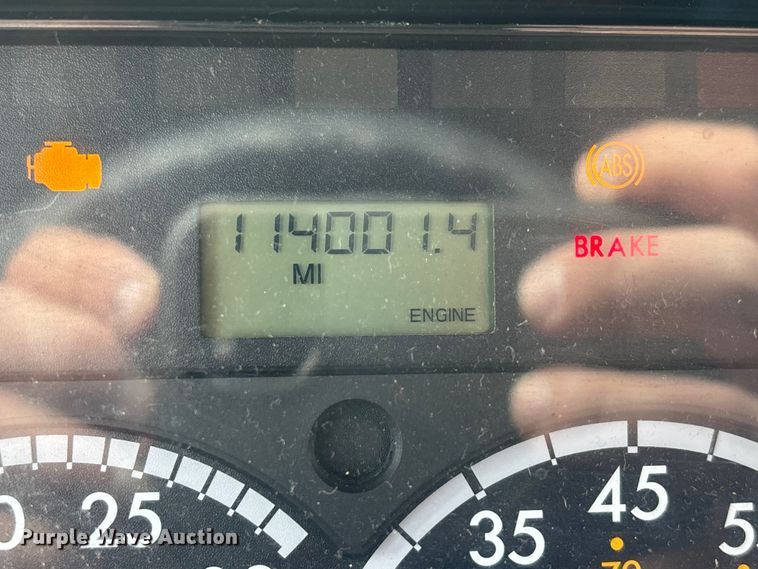 image for item DT0024 2014 Thomas B2 bus