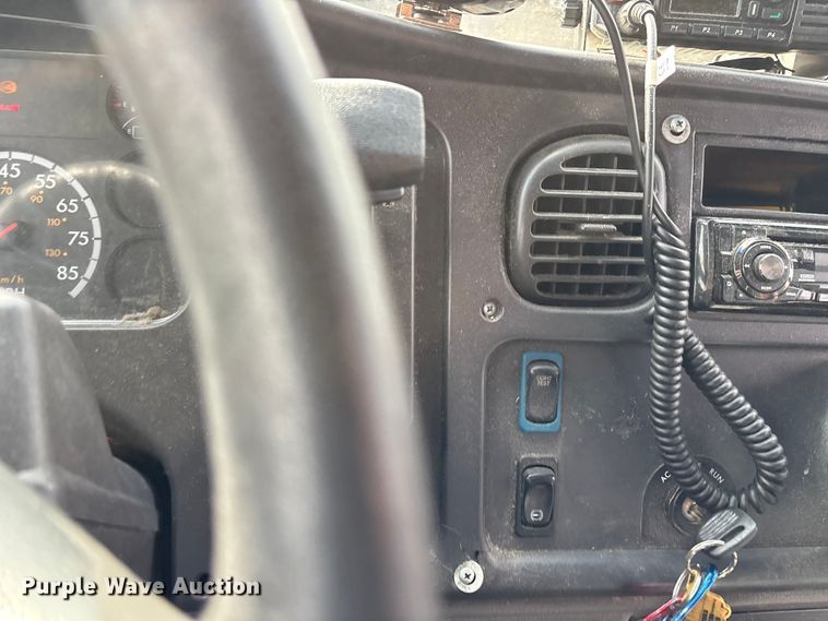 image for item DT0024 2014 Thomas B2 bus