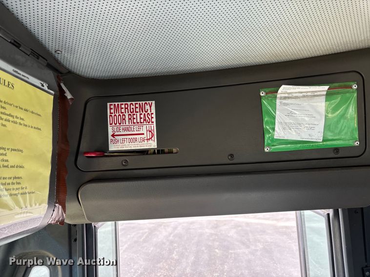 image for item DT0024 2014 Thomas B2 bus