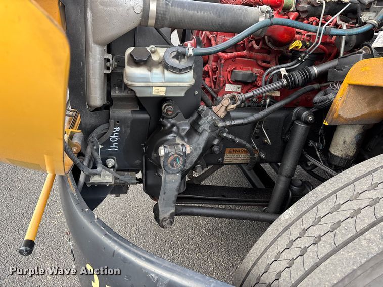 image for item DT0024 2014 Thomas B2 bus