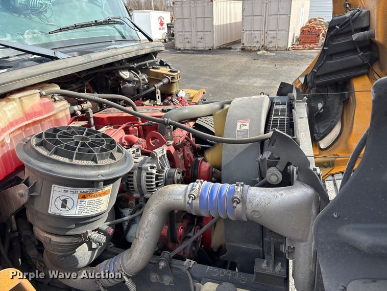 image for item DT0024 2014 Thomas B2 bus