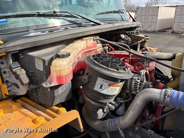 image for item DT0024 2014 Thomas B2 bus